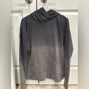 Carrie Underwood Alia Gray Sweatshirt Modern Minimalist Style